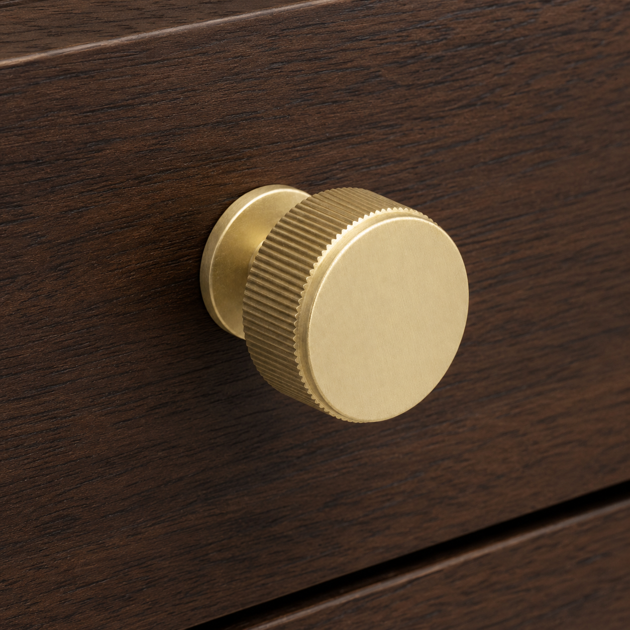 Vertical Grain Cabinet Knobs