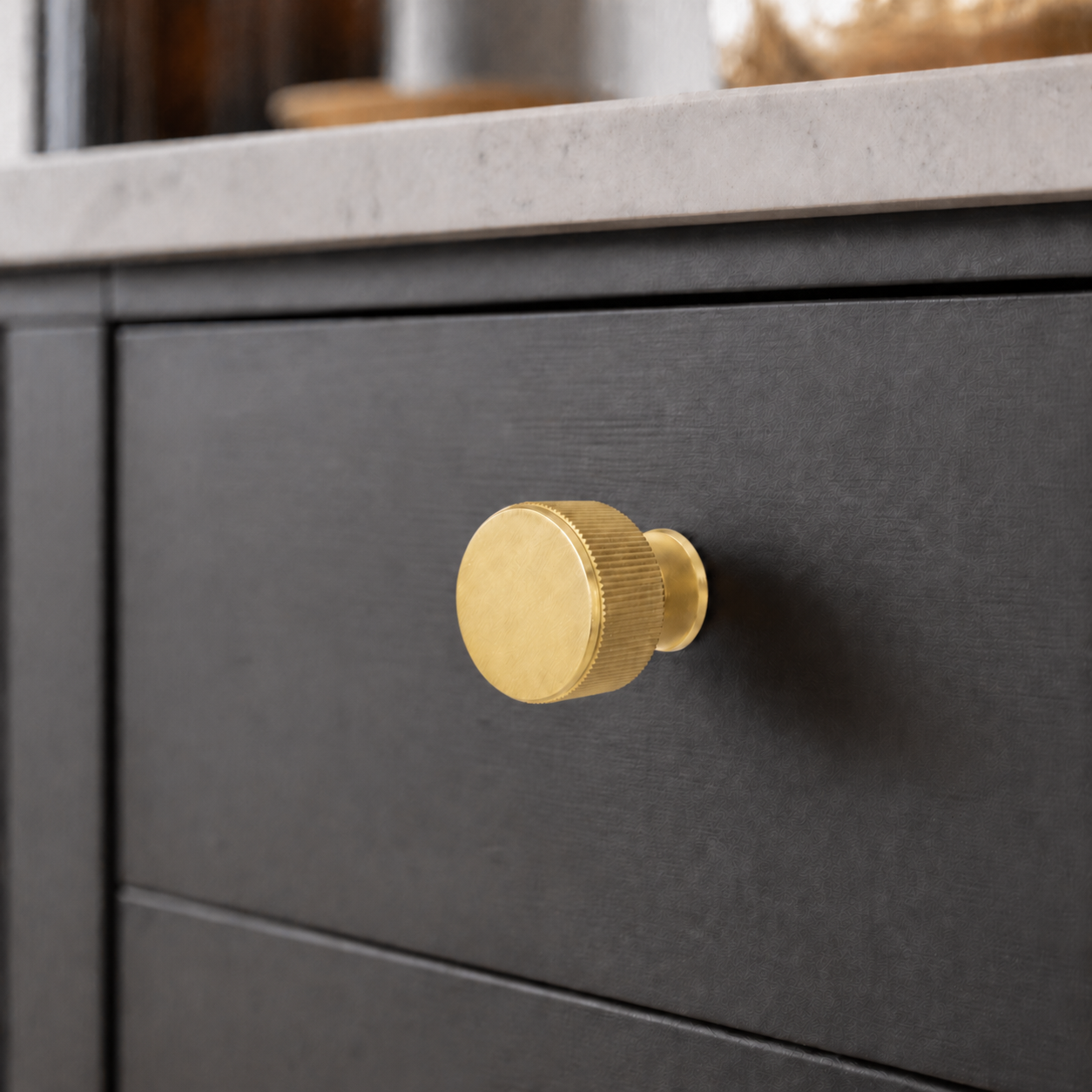 Vertical Grain Cabinet Knobs