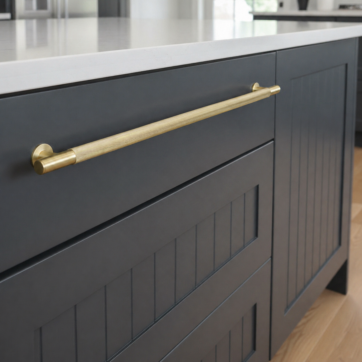 Vertical Grain Appliance Pull