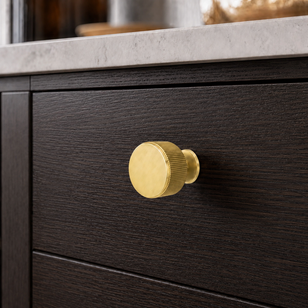 Vertical Grain Cabinet Knobs