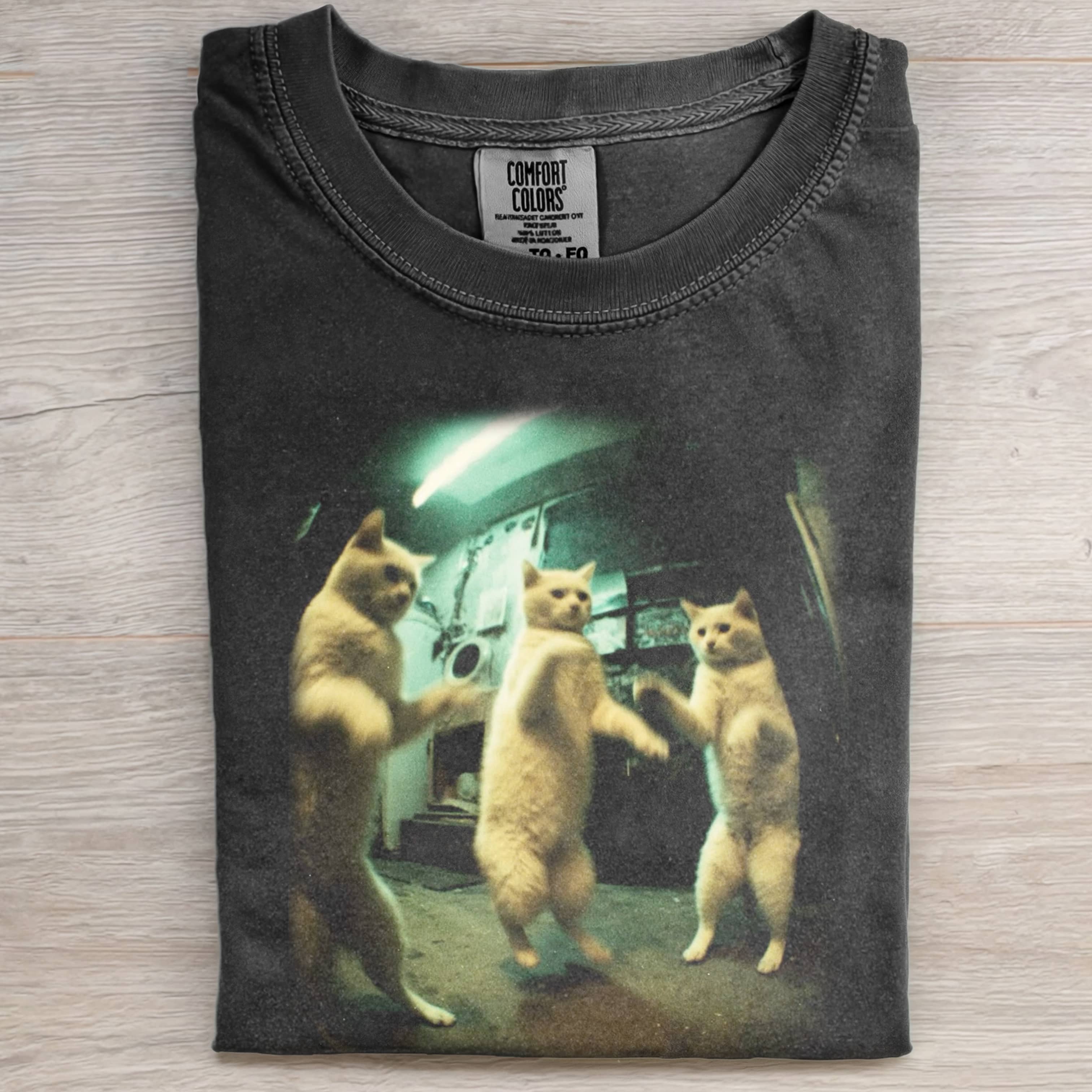 THREE CATS VINTAGE T-SHIRT-ShawnCraft