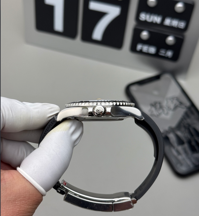 Clean Platinum Yacht