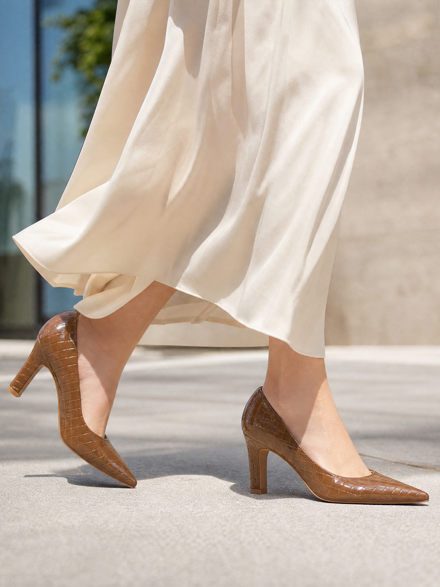 Womens High Heels Closed Pointed Toe Pumps Slip on Dress Shoes Classic Kitten Heels Retro Comfortable Gentle Supportive Heel Back Shoes for Party Wedding Office Work and Daily Wear