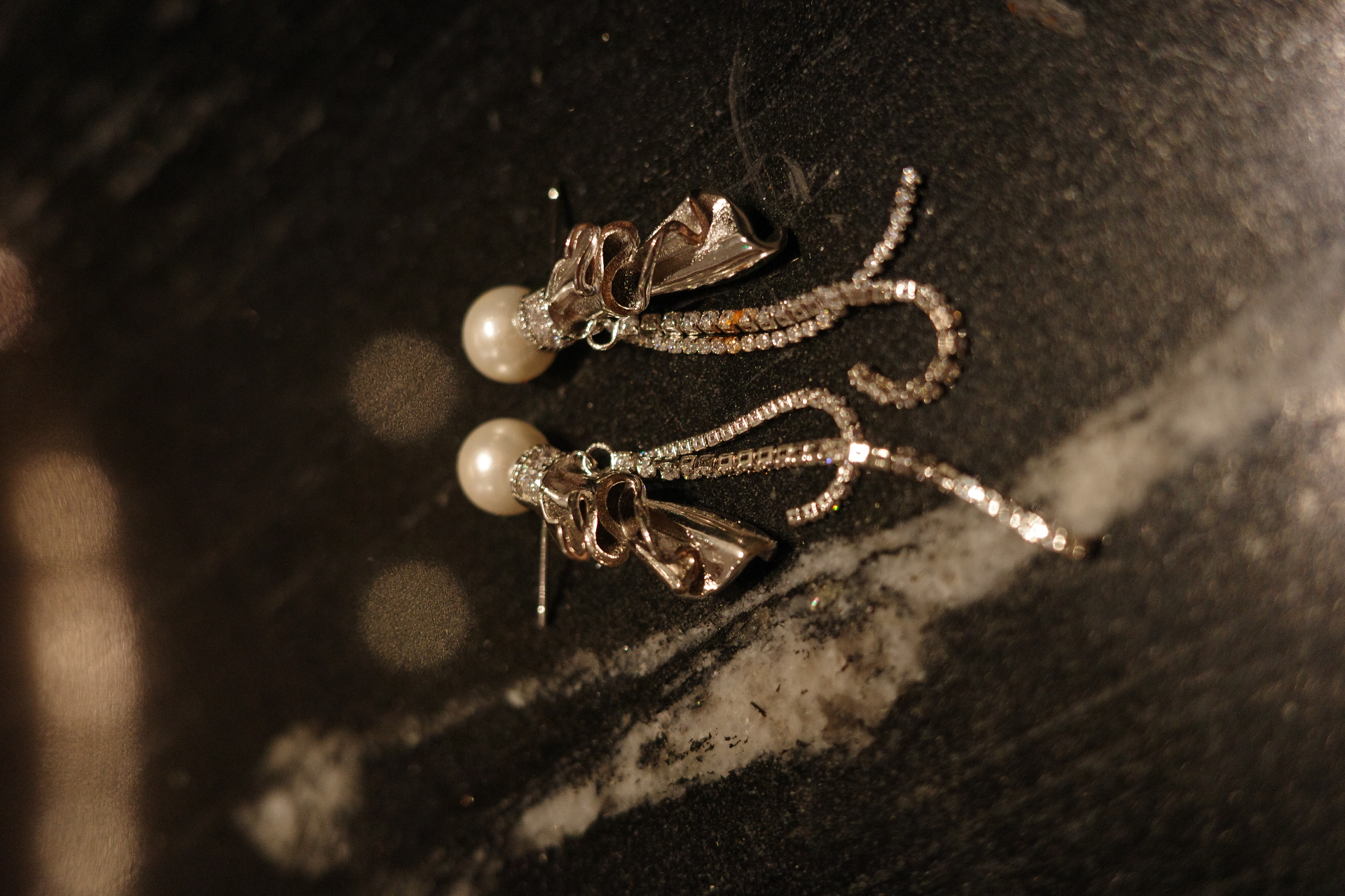 The Moon Ribbon Pearl Earring – Pleated Silk-Gold & Fluid Tassels