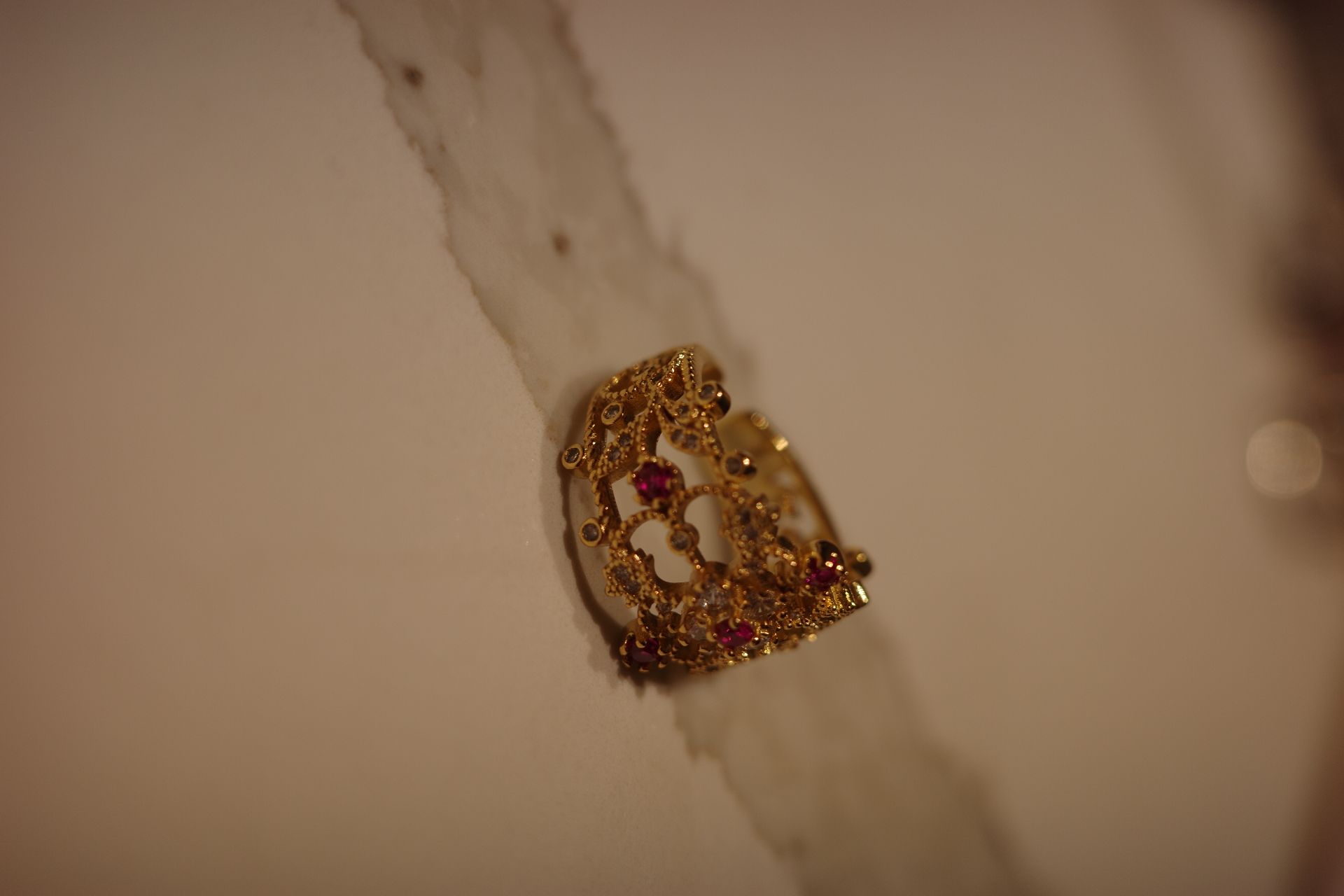OR-YÉNA | The Mars Grand Finale – Architectural Crown Openwork & Full-Pavé Gilded Ring