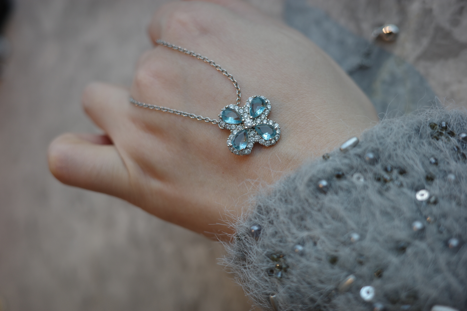 The Mercury Clover Necklace – Aquamarine Serenity & Sacred Geometry