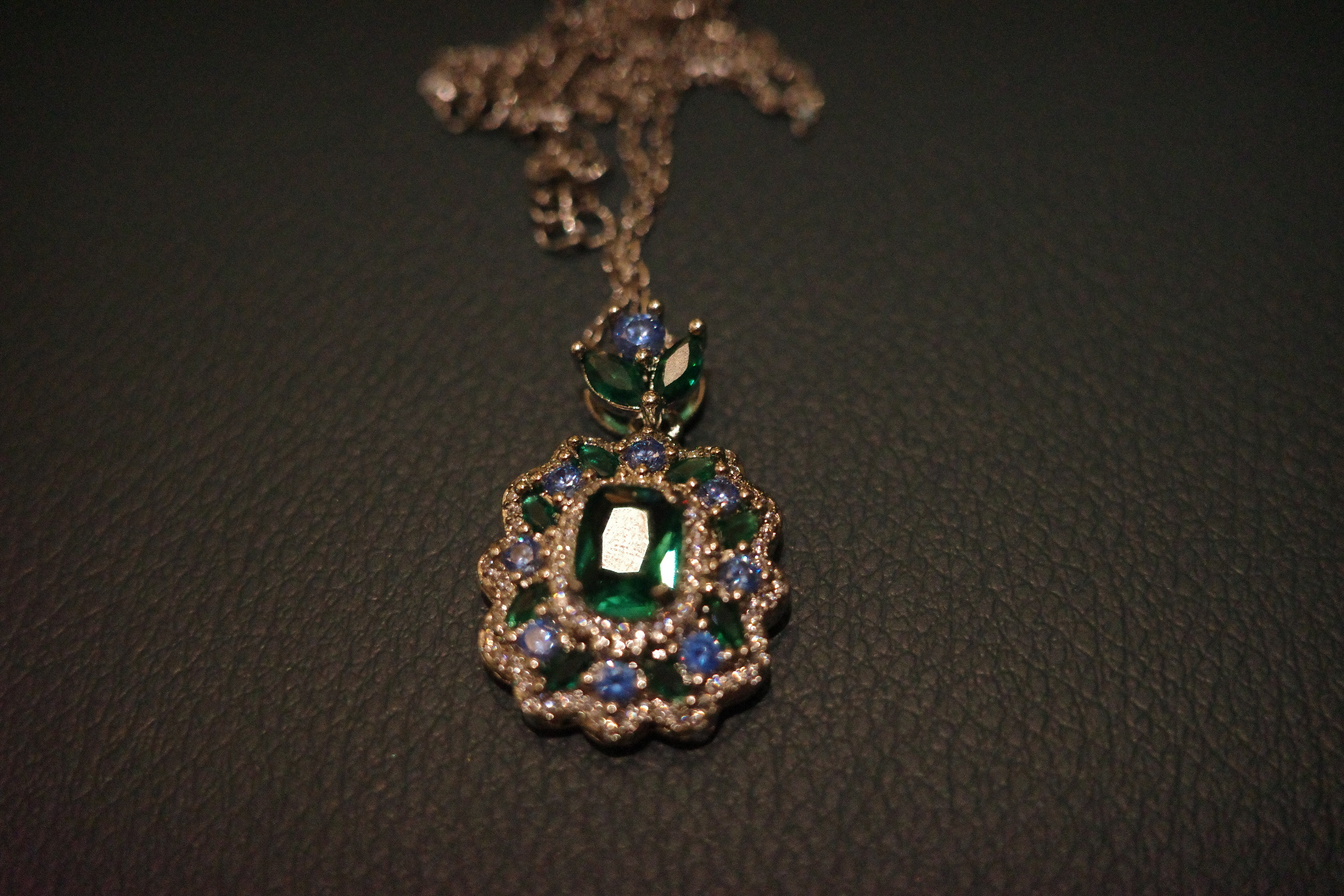 The Jupiter Oil-Painting Pendant – Rubellite-Green Vial & Gilded Filigree Necklace