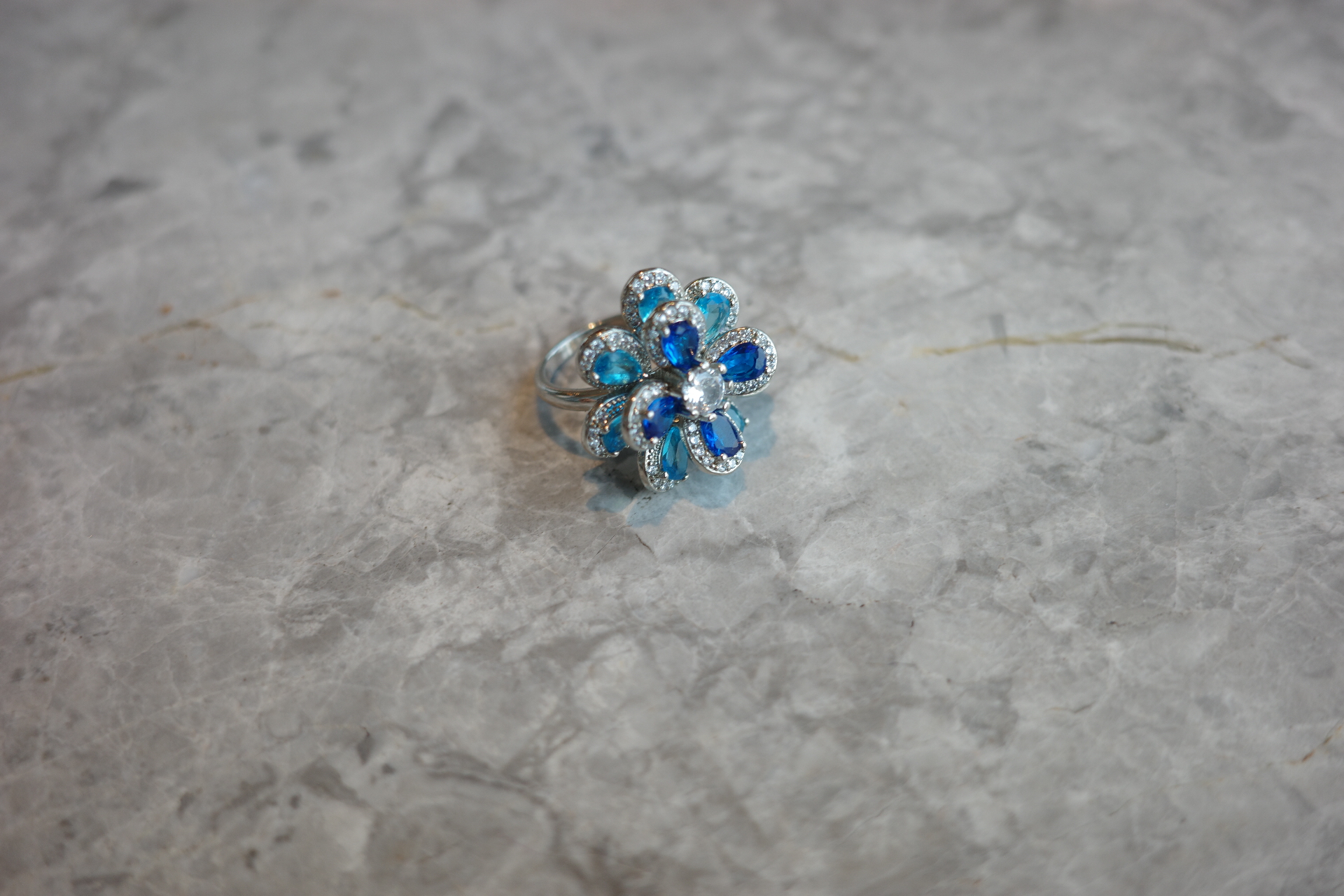 The Mercury Camellia Ring – Architectural Bloom in Stelliform