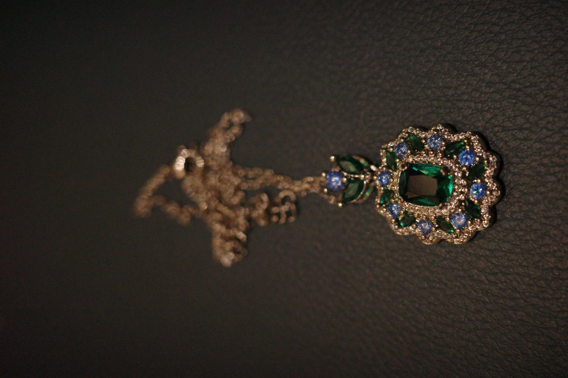 The Jupiter Oil-Painting Pendant – Rubellite-Green Vial & Gilded Filigree Necklace
