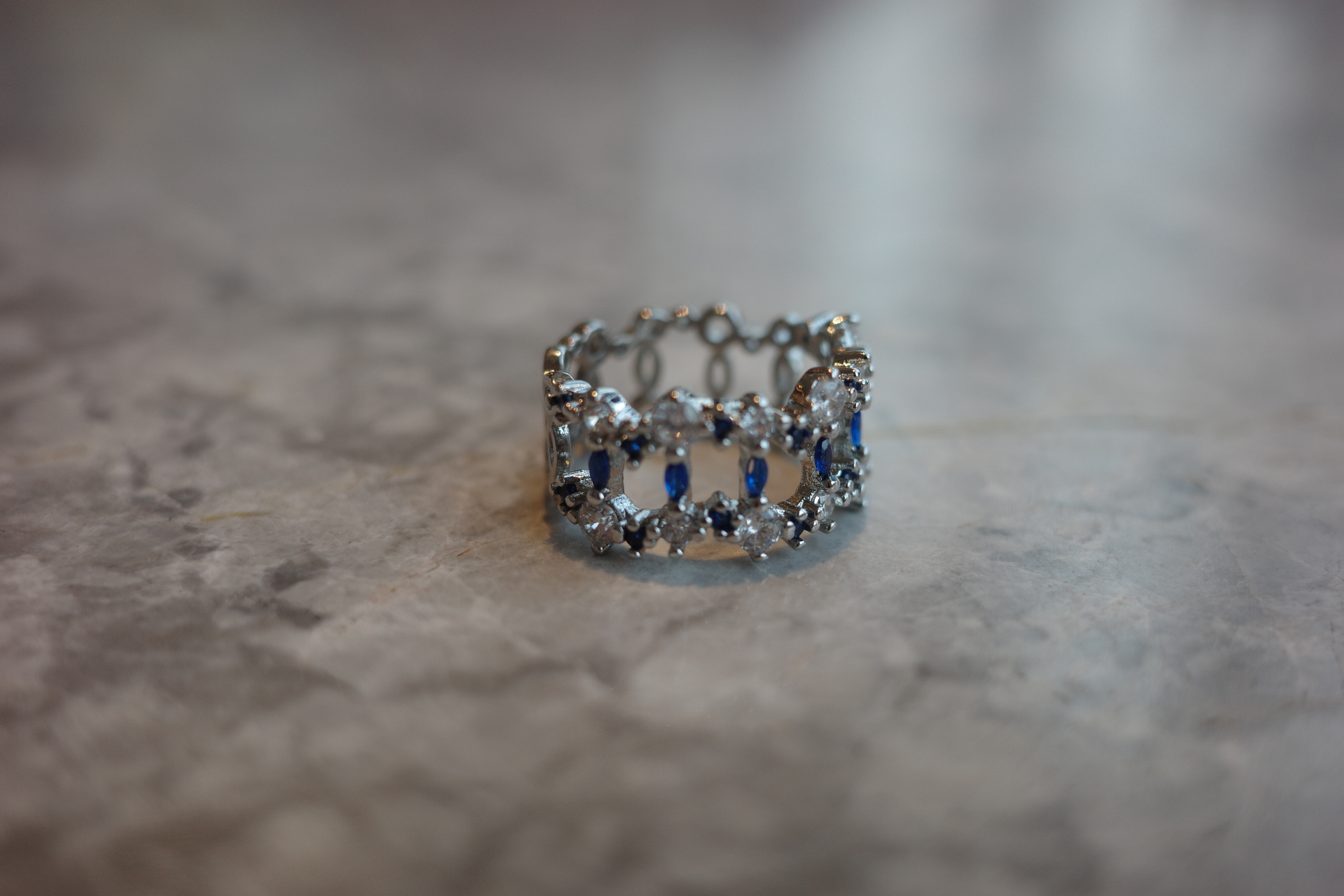 The Mercury Orbital Ring – Azure Accents & Hollow Geometric Lace
