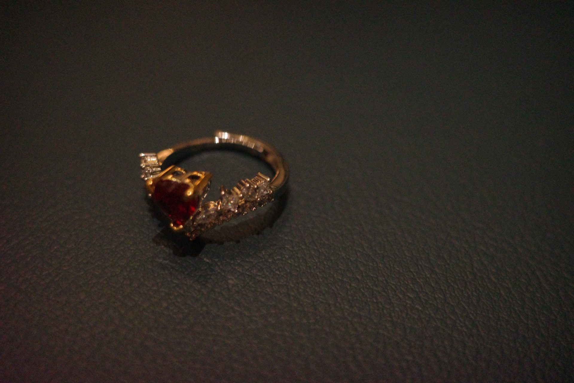 OR-YÉNA | The Mars Coronation Ring – Crimson Heart Corundum & Double-V Crown Halo