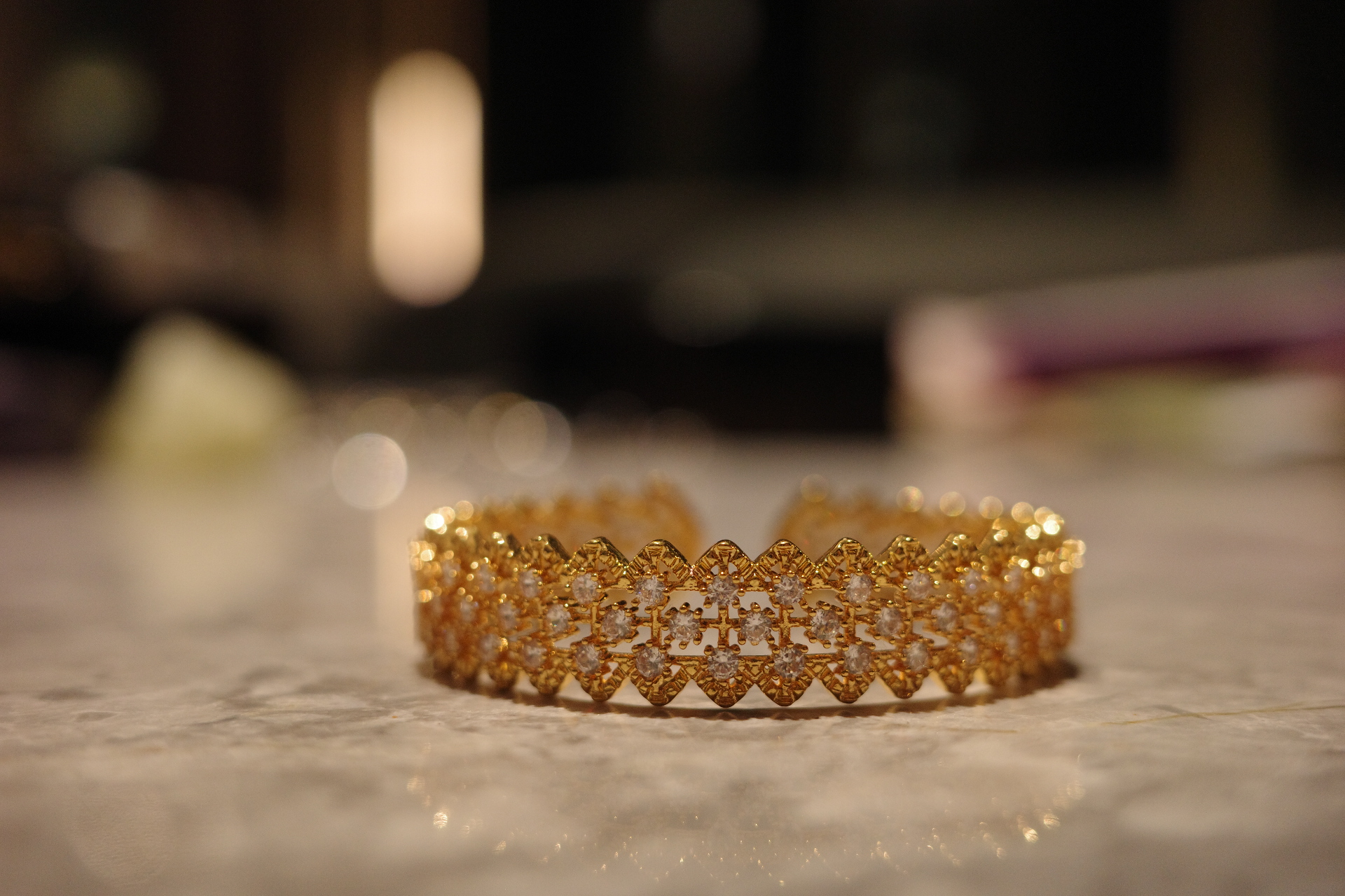 The Saturn Infinite Cuff – Gilded Lace Lattice & Full-Pavé Diamond Bangle