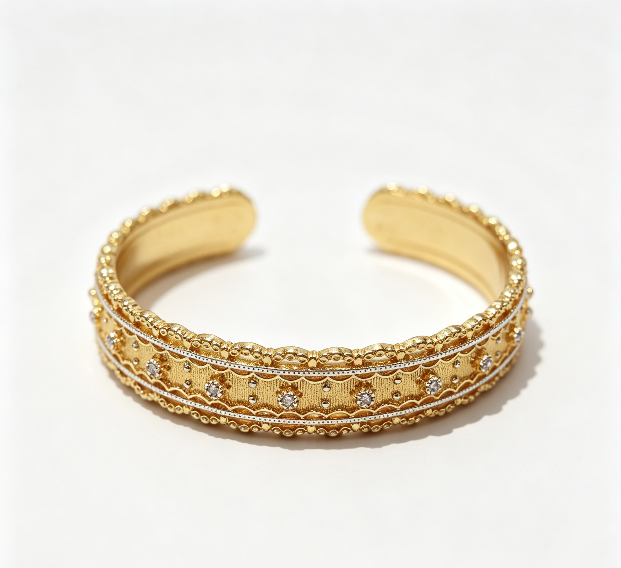 The Imperial Silk Cuff – Brushed Gold "Tessile" Engraving & Full-Pavé Diamond Bangle