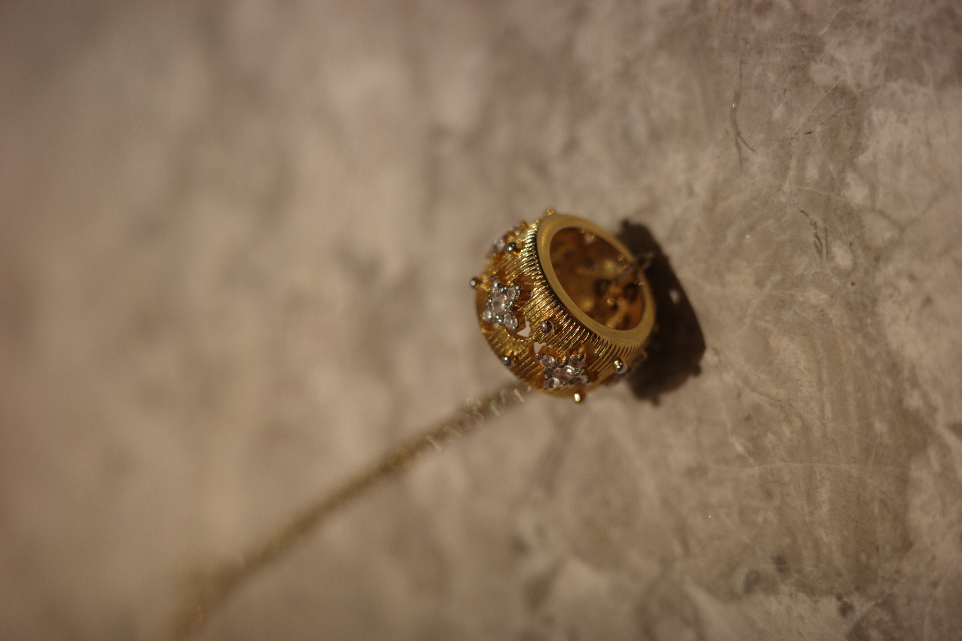 The Saturn Clover Pendant – Brushed Gold Filigree & Radial Diamond Pavé