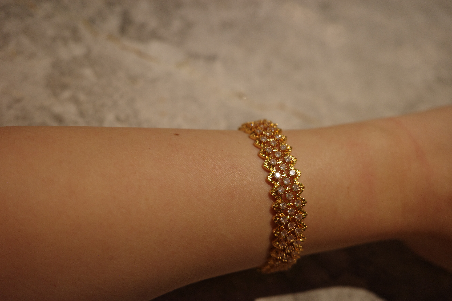 The Saturn Infinite Cuff – Gilded Lace Lattice & Full-Pavé Diamond Bangle
