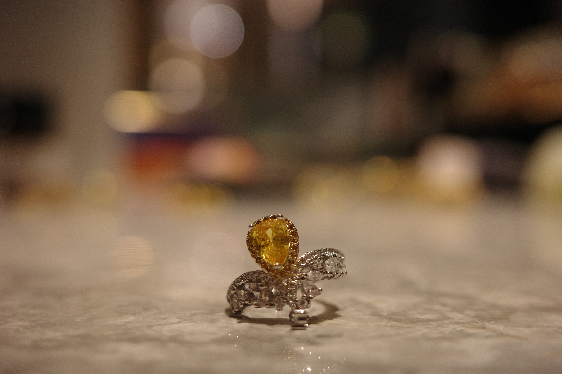 OR-YÉNA | The Solar Crown Ring – Pear-Cut Starlight & Architectural Gilded Tiara