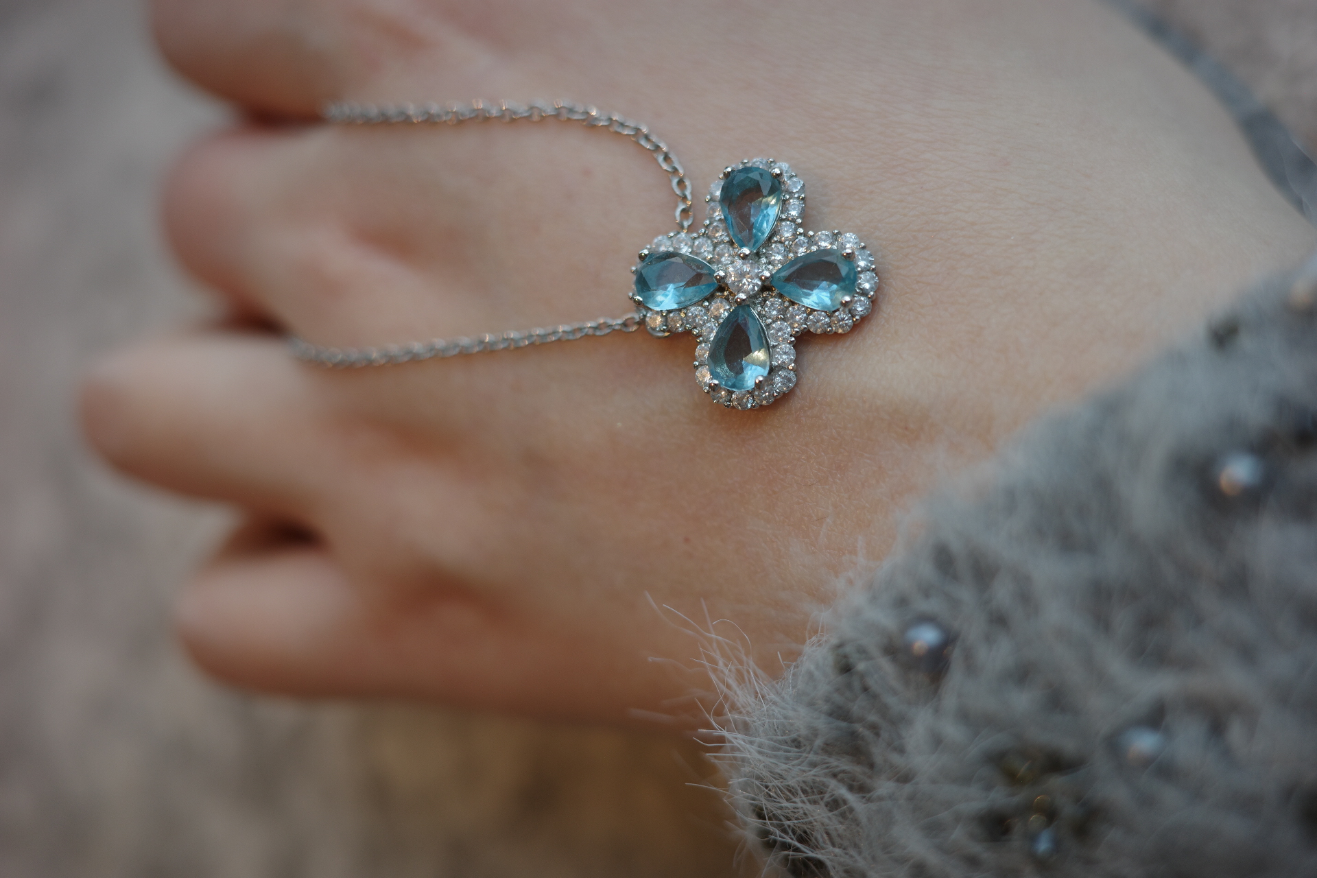 The Mercury Clover Necklace – Aquamarine Serenity & Sacred Geometry
