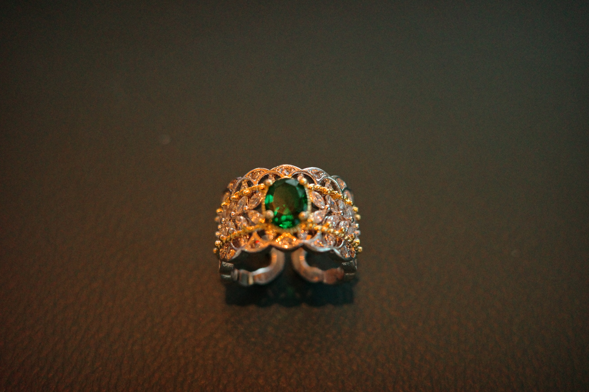 A breath of celestial vitality. The Jupiter Verve Ring is a luminous addition to The Jupiter Collection, embodying the spirit of growth and boundless expansion. At its heart lies a premier Mint-Green Zirconia, radiating a cool, refreshing glow. Encased in