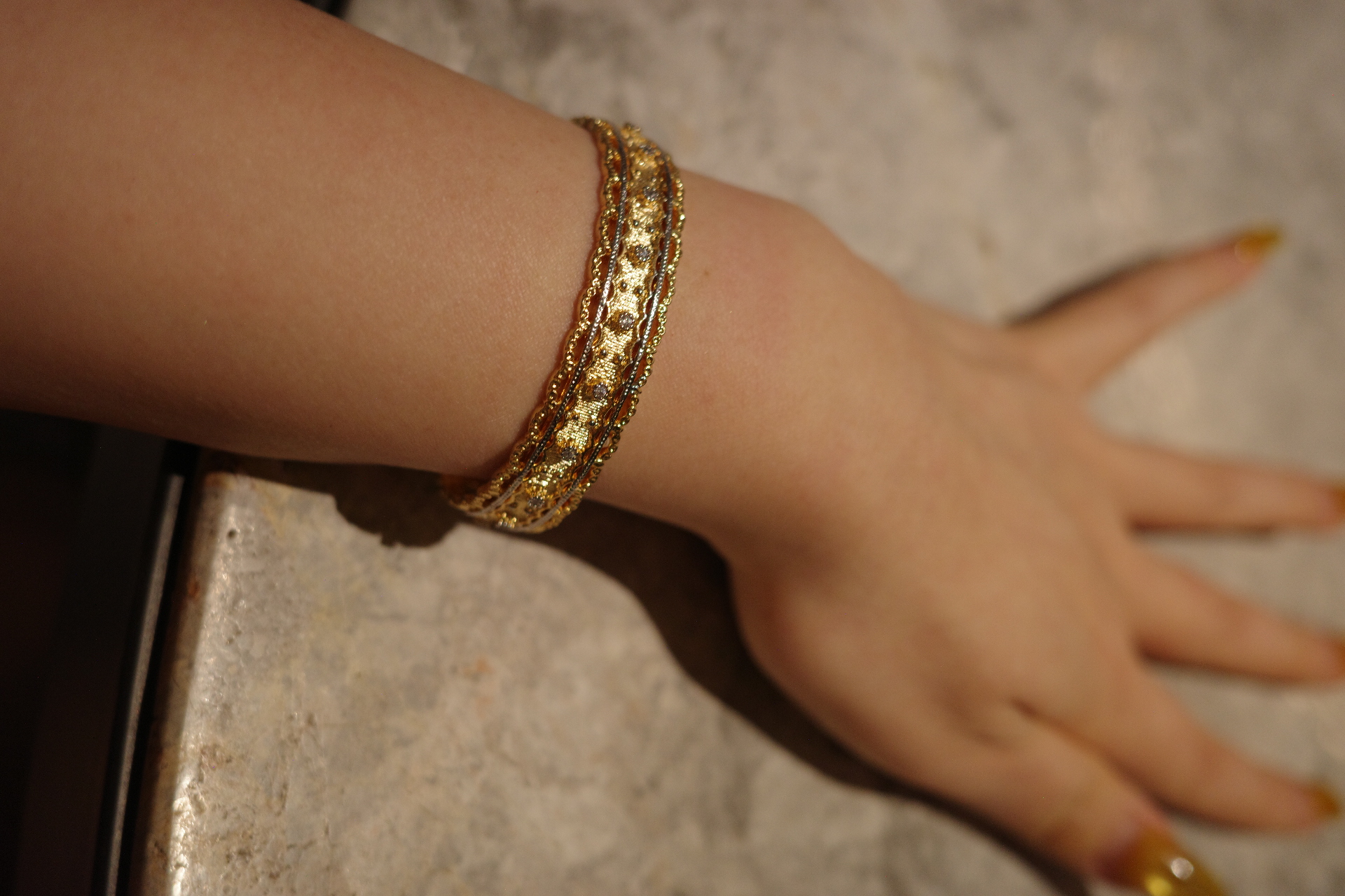 The Imperial Silk Cuff – Brushed Gold "Tessile" Engraving & Full-Pavé Diamond Bangle