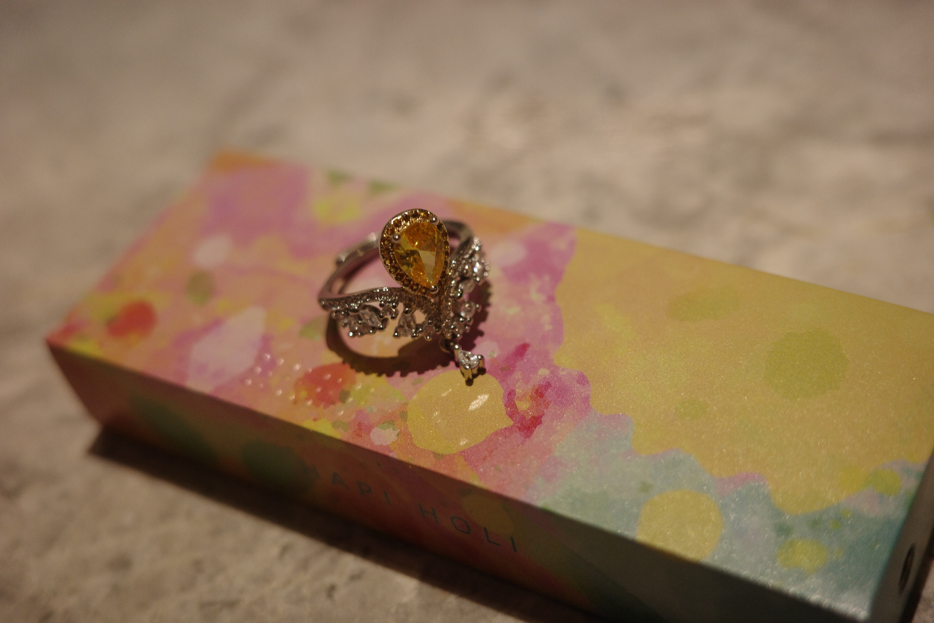 OR-YÉNA | The Solar Crown Ring – Pear-Cut Starlight & Architectural Gilded Tiara