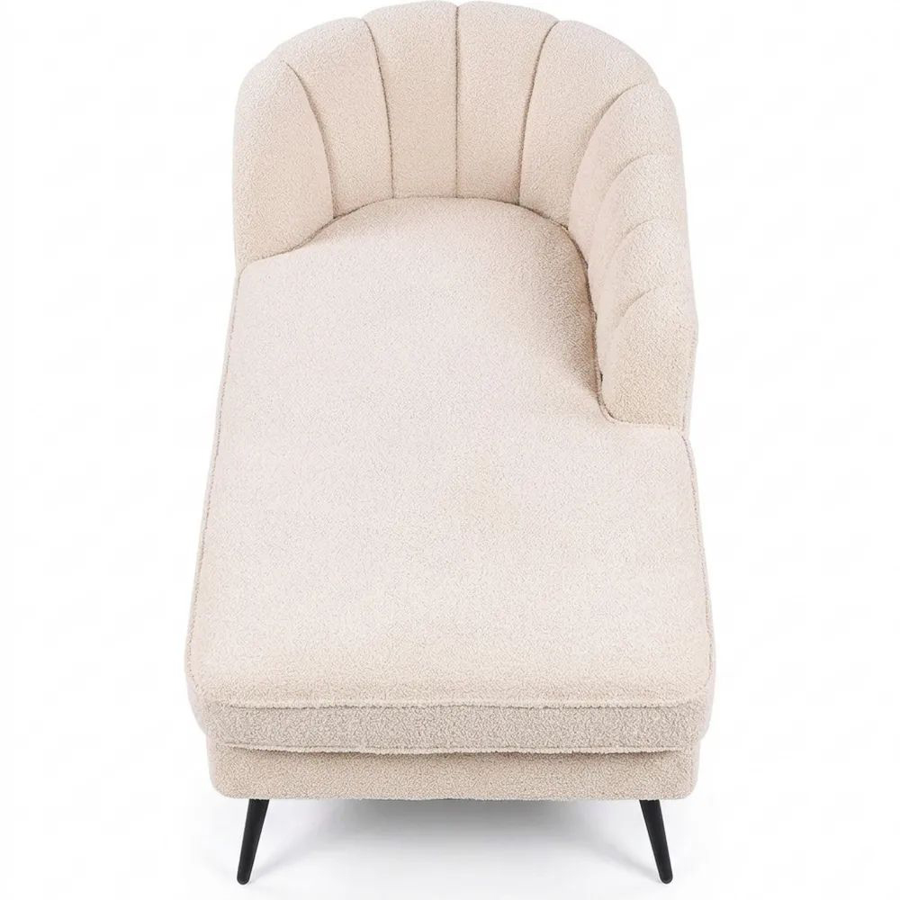 Beige Chaiselongue mit Armlehne und schwarzen Metallbeinen