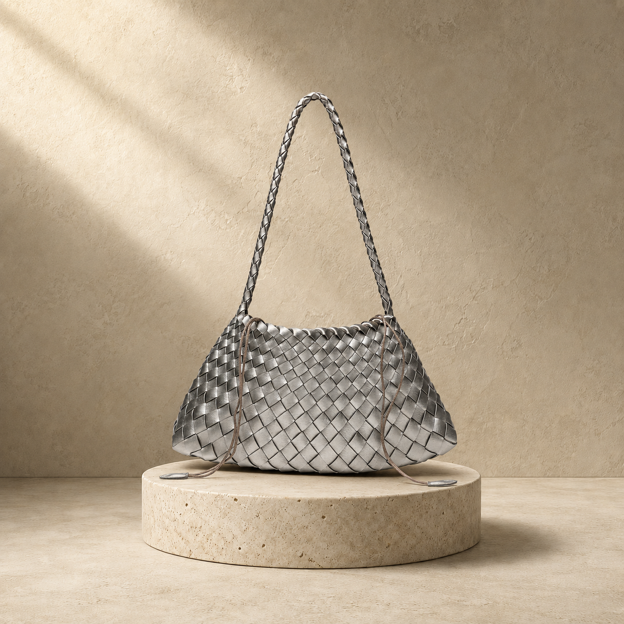 "Nuvola di Toscana" – Handgeflochtene Oversize-Hobo aus butterweichem, italienischem Premium-Leder