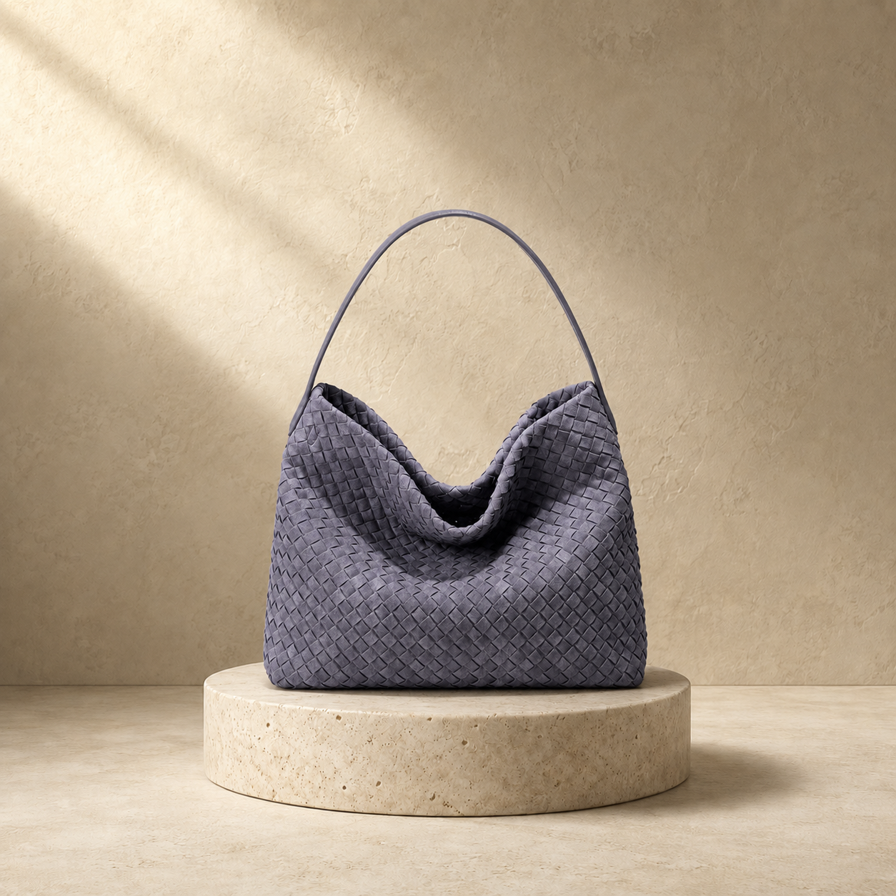 "L’Abbraccio Infinito" – Die handgeflochtene Luxus-Hobo aus ultra-softem italienischem Premium-Leder