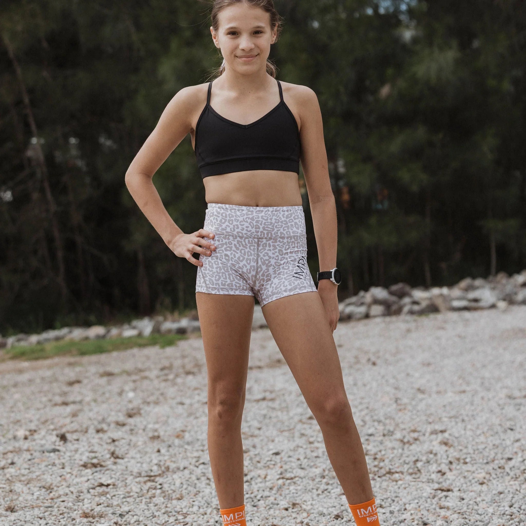 IMPI V-Neck Sports Crop - Black