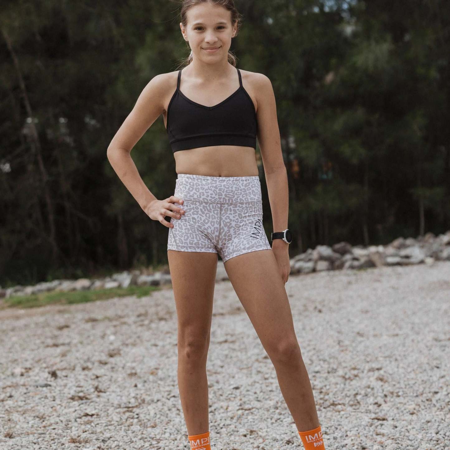 IMPI V-Neck Sports Crop - Black