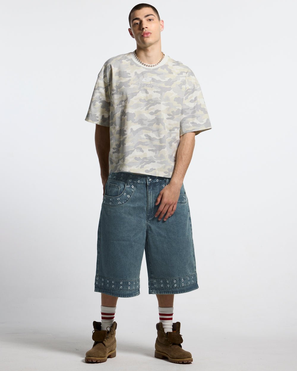 DISTRESS CURVED TEE CAMO GREY