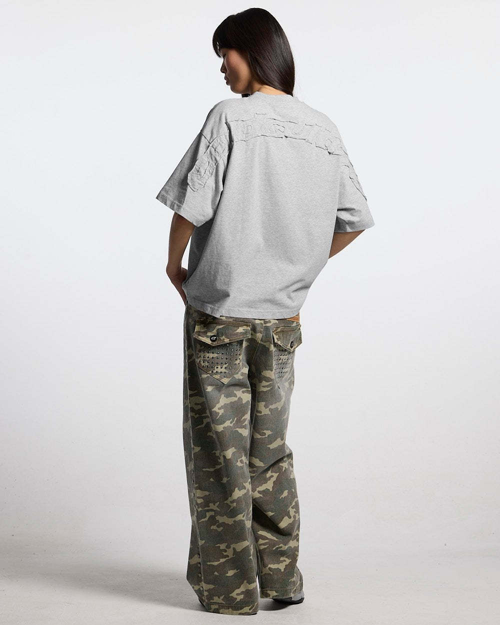 DISTRESS CURVED TEE HEATHER GREY