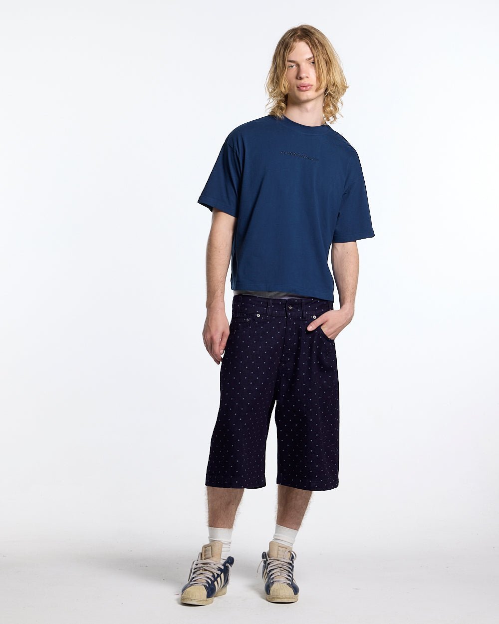 DISTRESS CURVED TEE NAVY