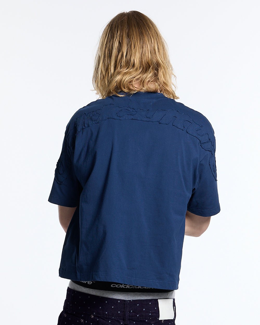 DISTRESS CURVED TEE NAVY