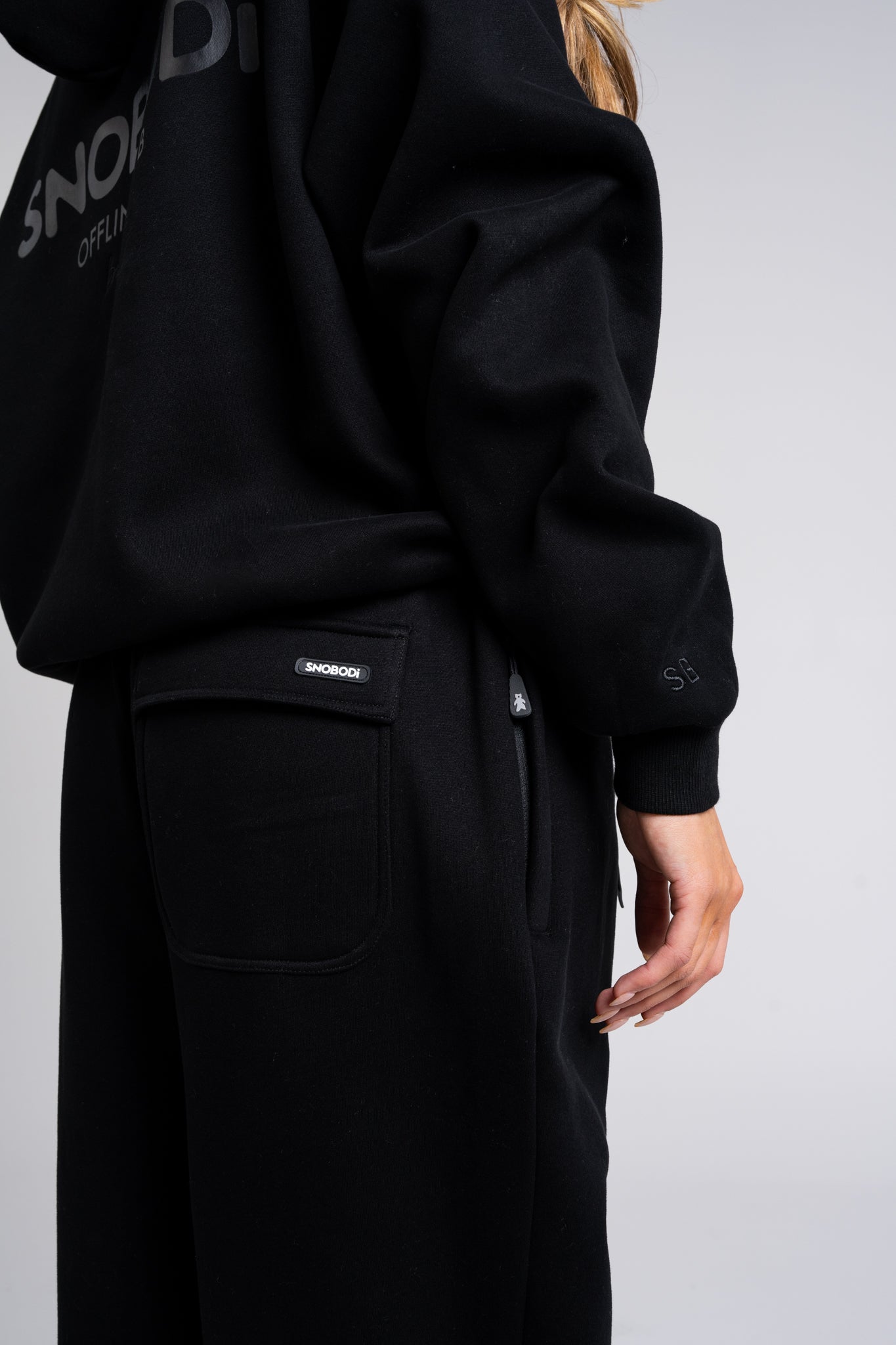 Offline Trackies - Black