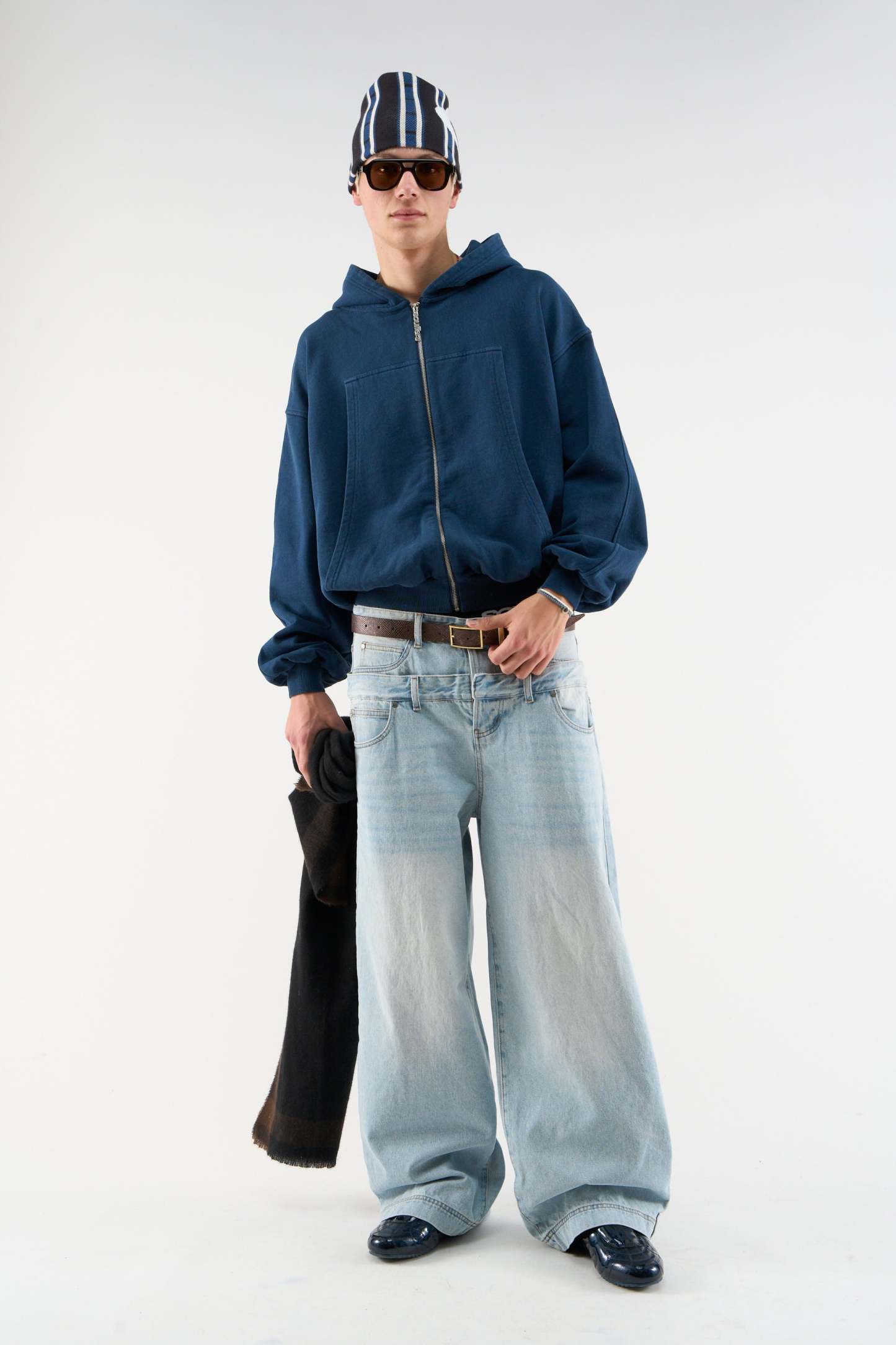 Pick Pocket Navy Zipper