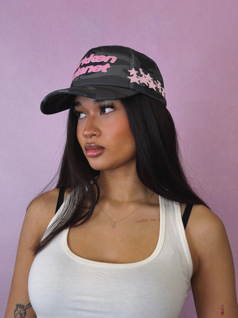 STAR CAMO TRUCKER HAT