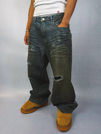 DISTRESSED DENIM JEANS