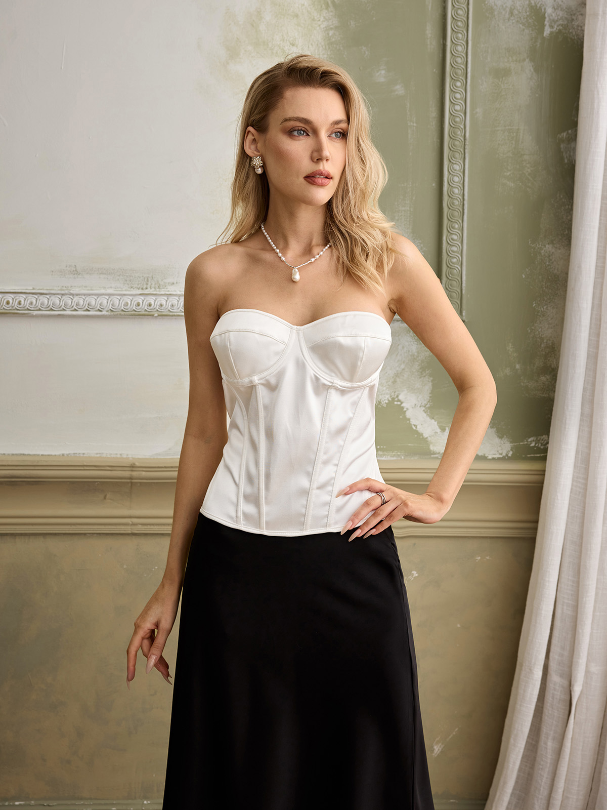 Scottie Satin Corset In White