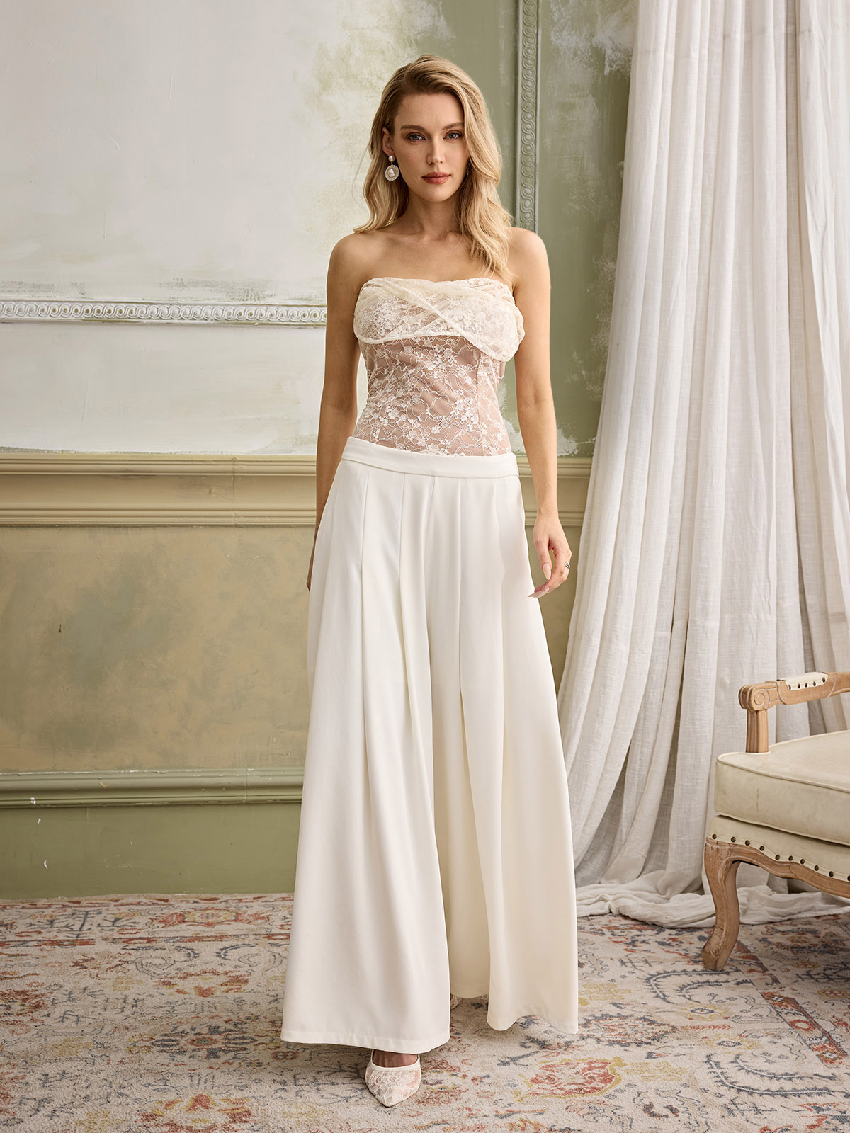 Molly Lace Bustier In White