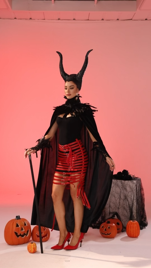 Luisa Bondage Skirt - Red