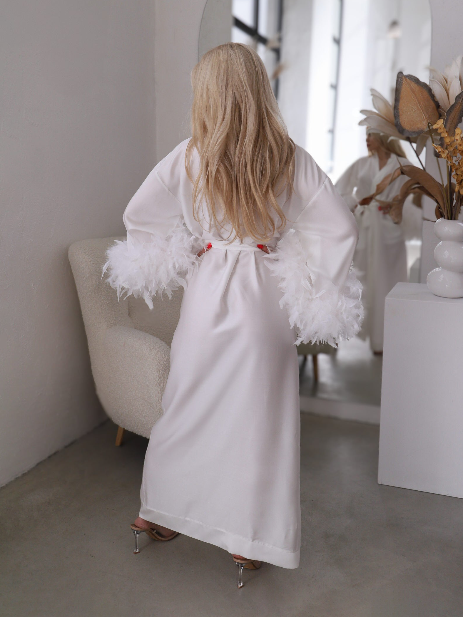 Olivia Feather Shorts Set In White