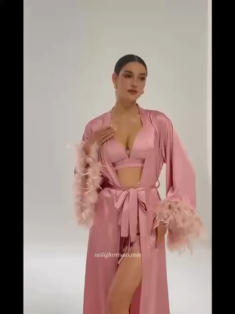 Olivia Feather Shorts Set - Pink