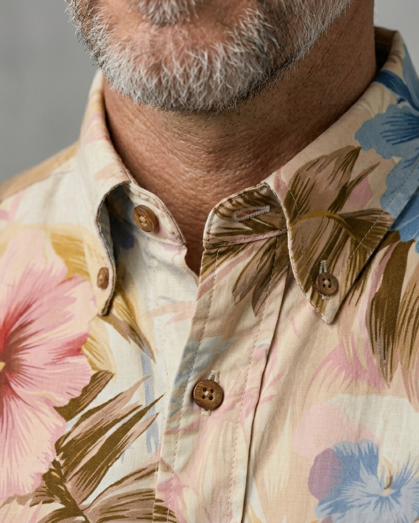 Men's Creamy Pastel Tropical Floral Regular Fit Aloha Vacation Short-Sleeve Button-Down Shirt