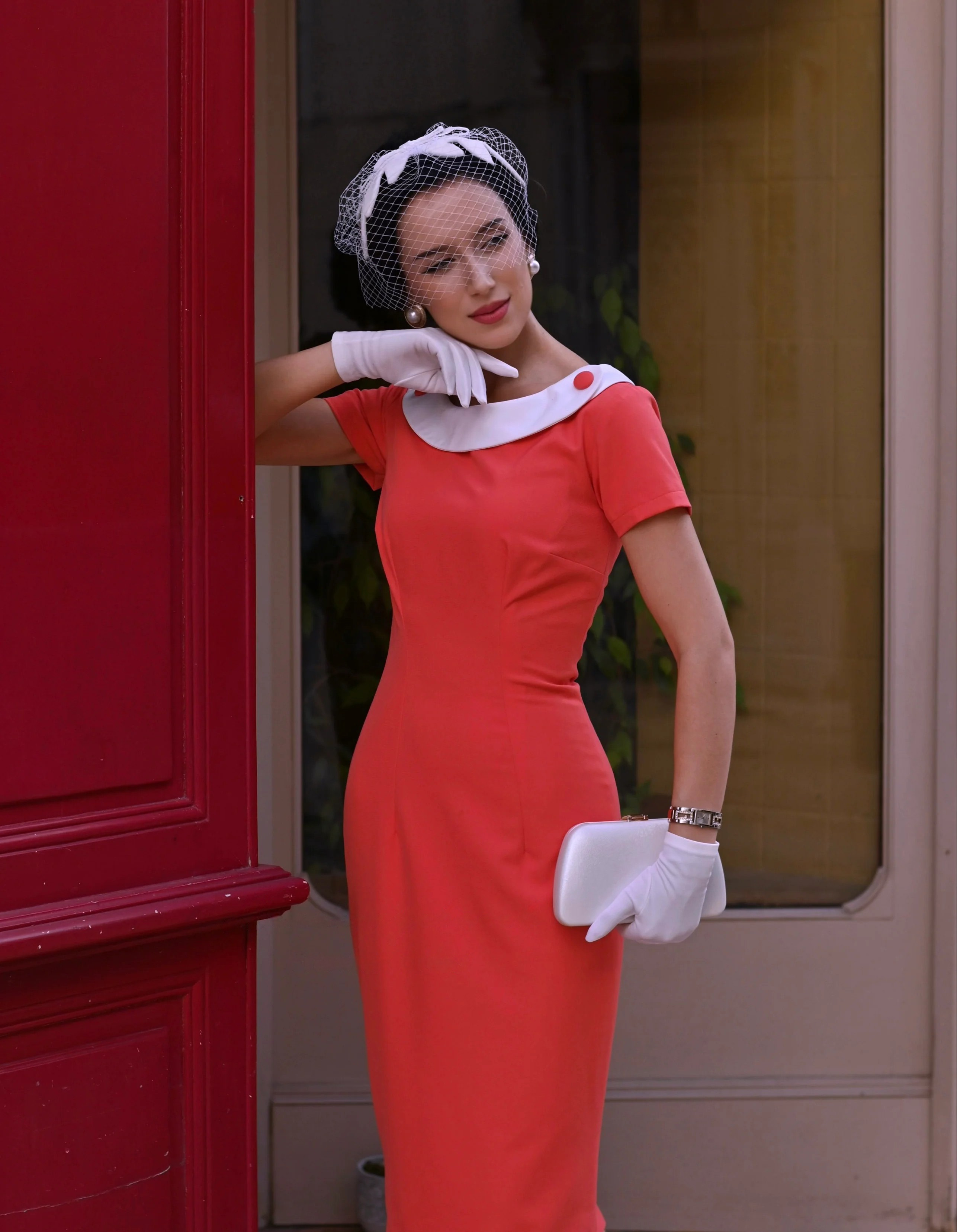 Red Pencil Dress – Body-Hugging, Elegant Vintage Style