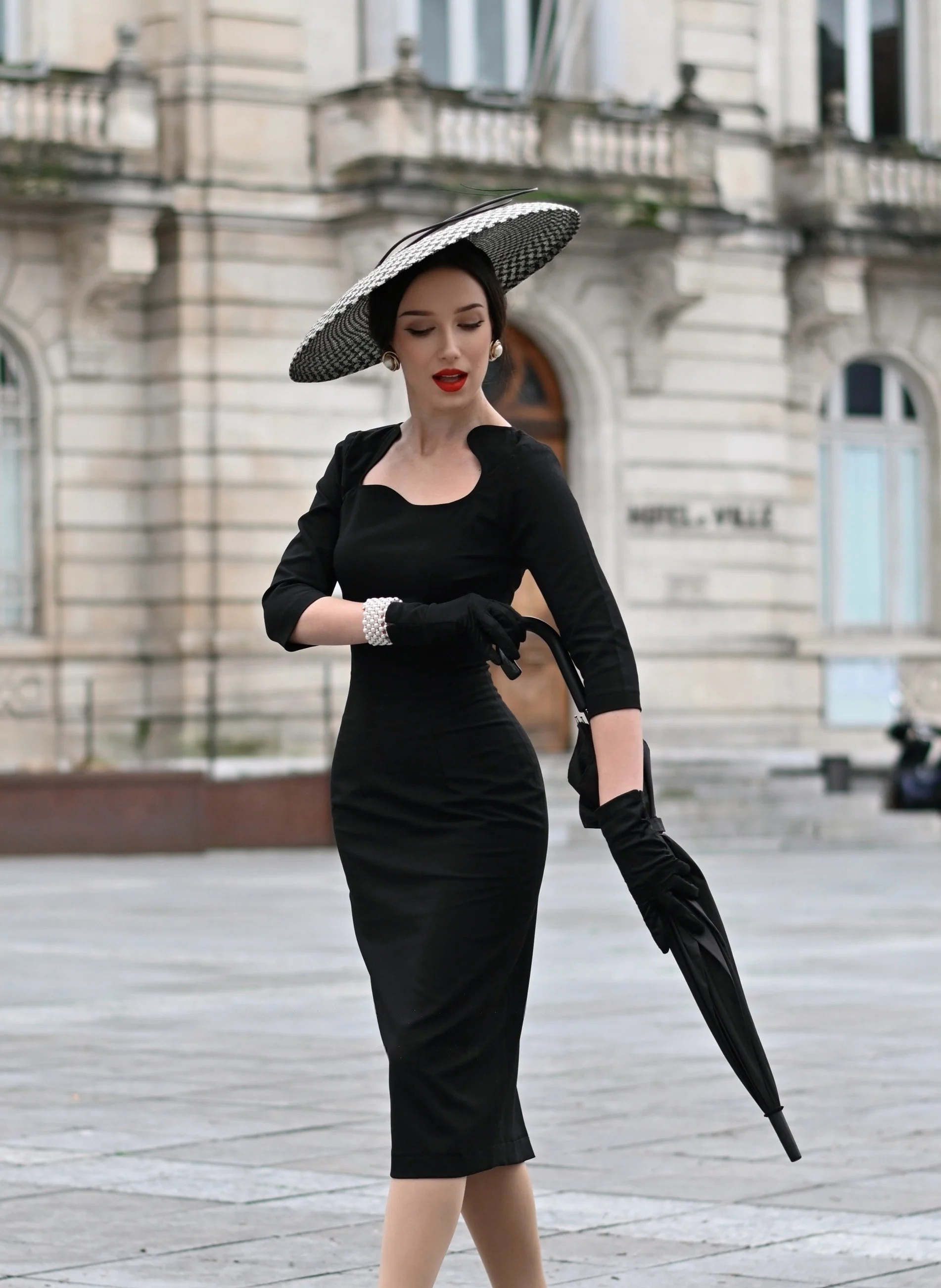 Retro-Style Pencil Skirt — Body-Sculpting & Slimming, Elegant Retro Charm