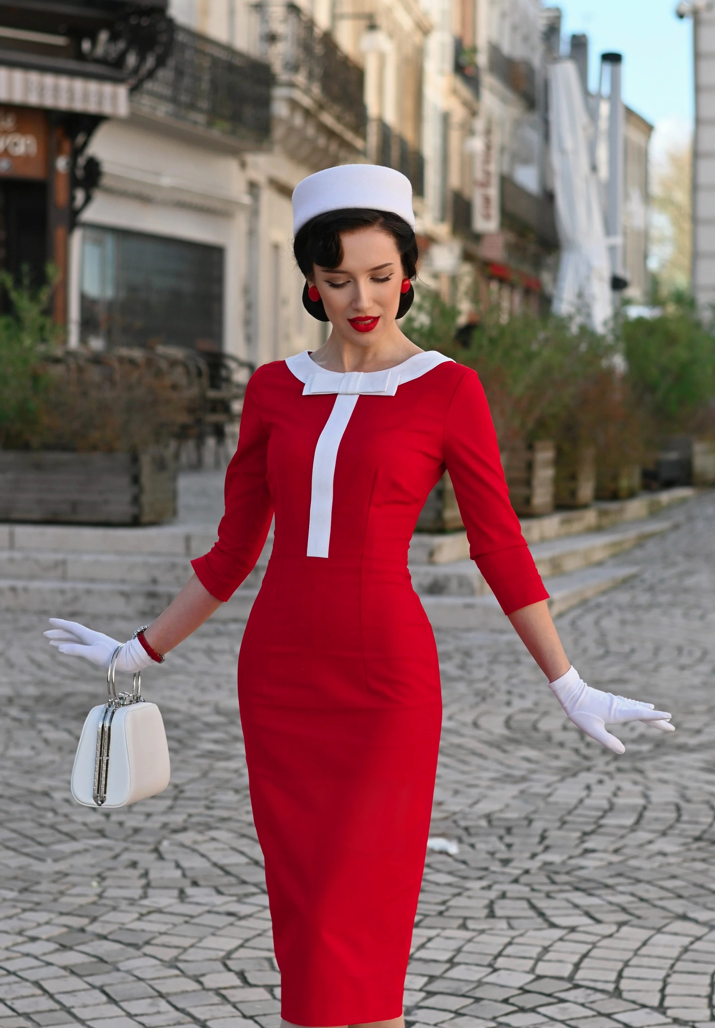 Retro Chic Contrast-Trim Pencil Dress