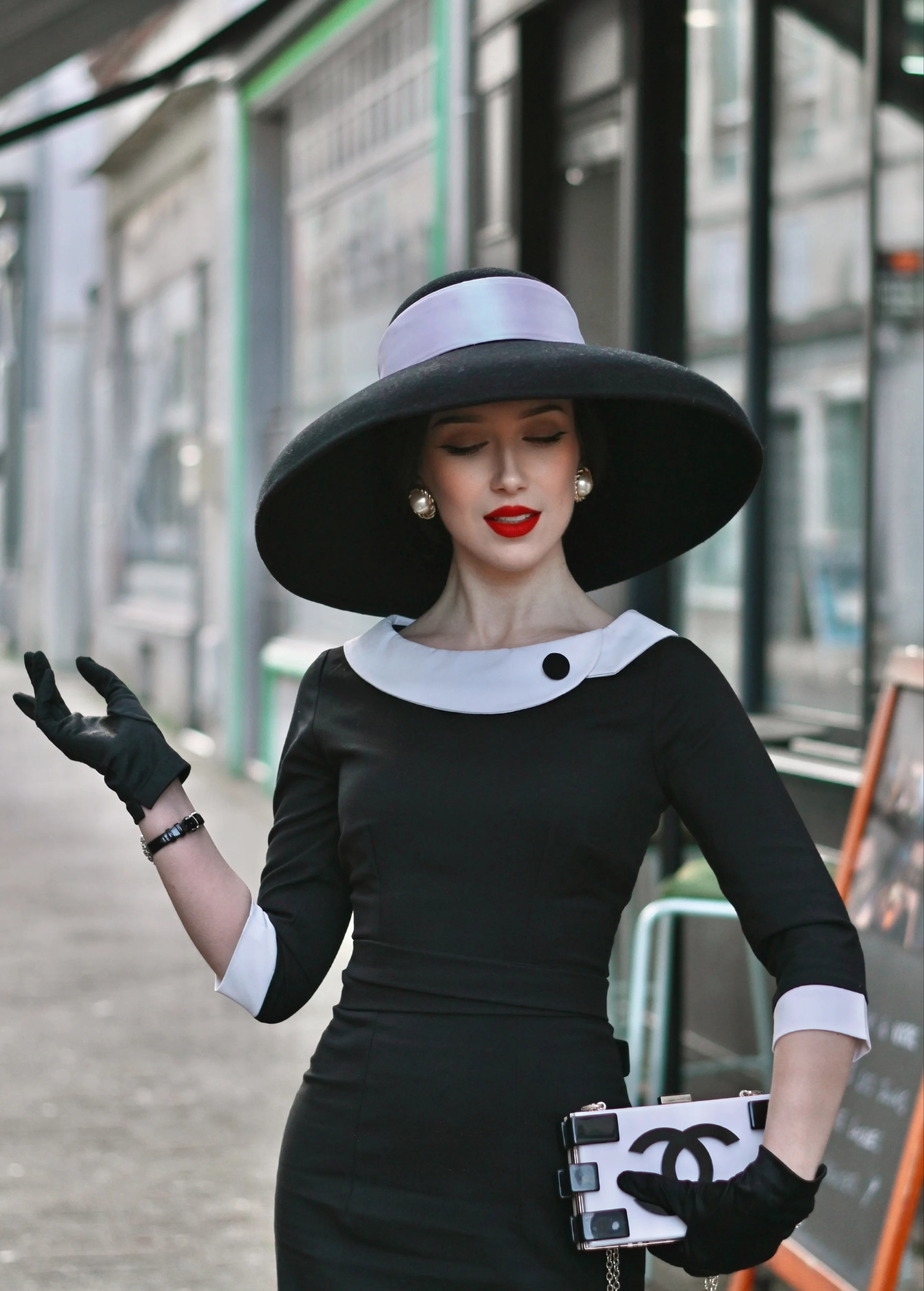 Contrast Collar Vintage Dress – Celebrity Style Elegant Statement Look