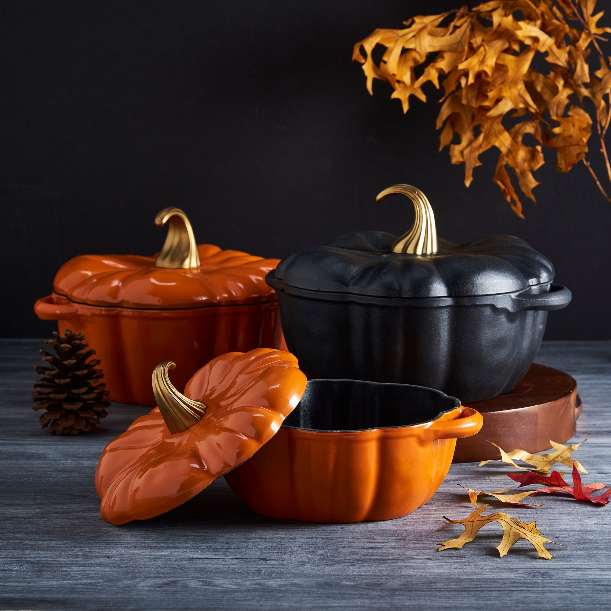 2-Quart / 4-Quart Enameled Cast Iron Pumpkin Dutch Ovens, Orange