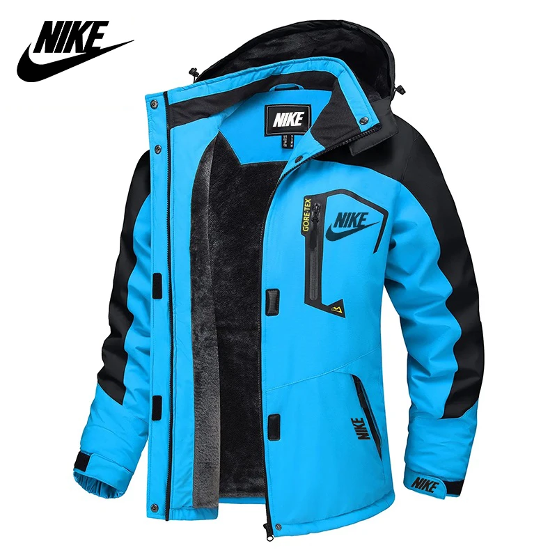 Nike® vízálló kabát, meleg és kényelmes, GORE-TEX® anyagból készült.
