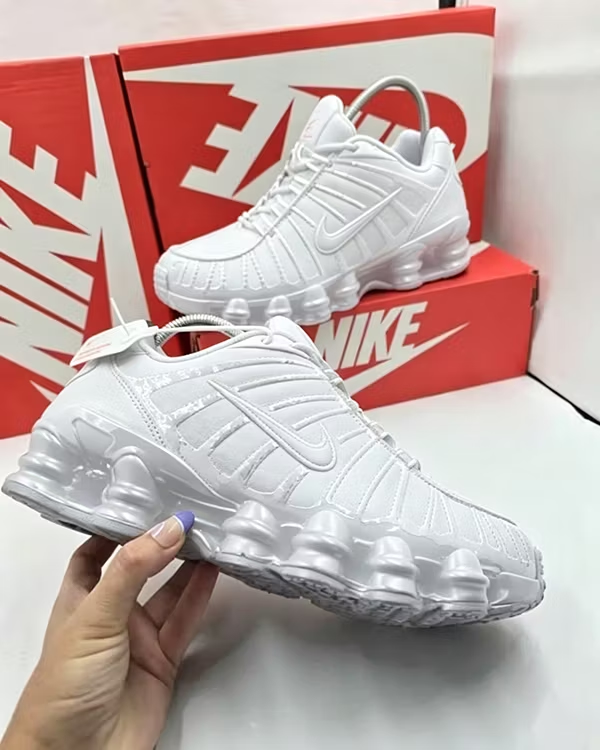 Całkowicie nowe, stylowe buty do biegania Nike 2026